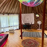 Les Jardins De Chiron Et Tiny House Dans Le Sud אכסניה