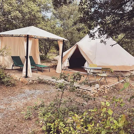بيت خشبي Les Jardins De Chiron Et Tiny House Dans Le Sud