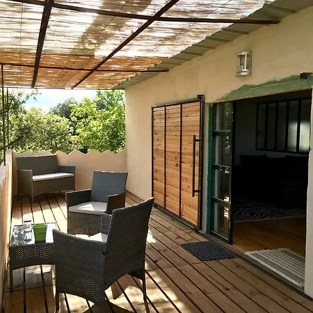 Les Jardins De Chiron Et Tiny House Dans Le Sud بيت خشبي Sauve